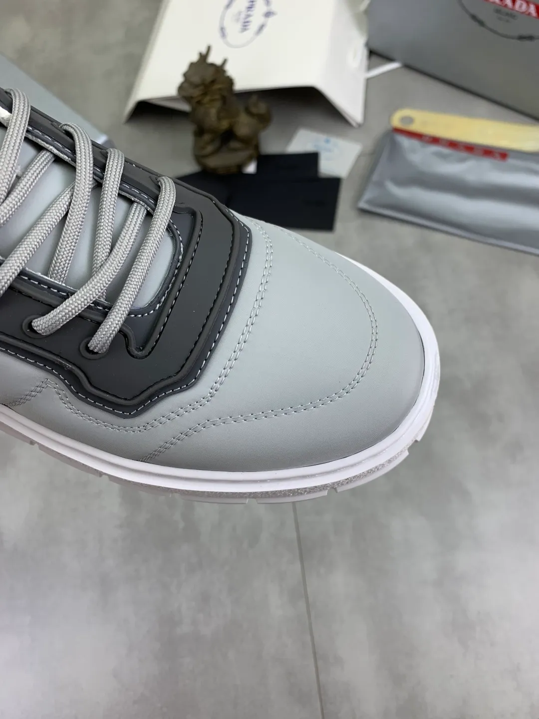 Men's men's shoes 💰P580💰 [New style] popular models are on the official website, 🆘 Trendy brand (Prada) mainly promotes popular models, avant-garde and versatile fashionable men's shoes private version mold opening, cowhide surface splicing 1:1.. Fashionable and simple, original imported cowhide lining cowhide feet; the atmosphere and personality are more fashionable, eye-catching and pursuing class. It will subvert the old idea and be a must-have for fashionistas with you! Must keep it for yourself! Tall and comfortable, large and low, high-end quality workmanship. Number of yards: 38-45 4️⃣optional.